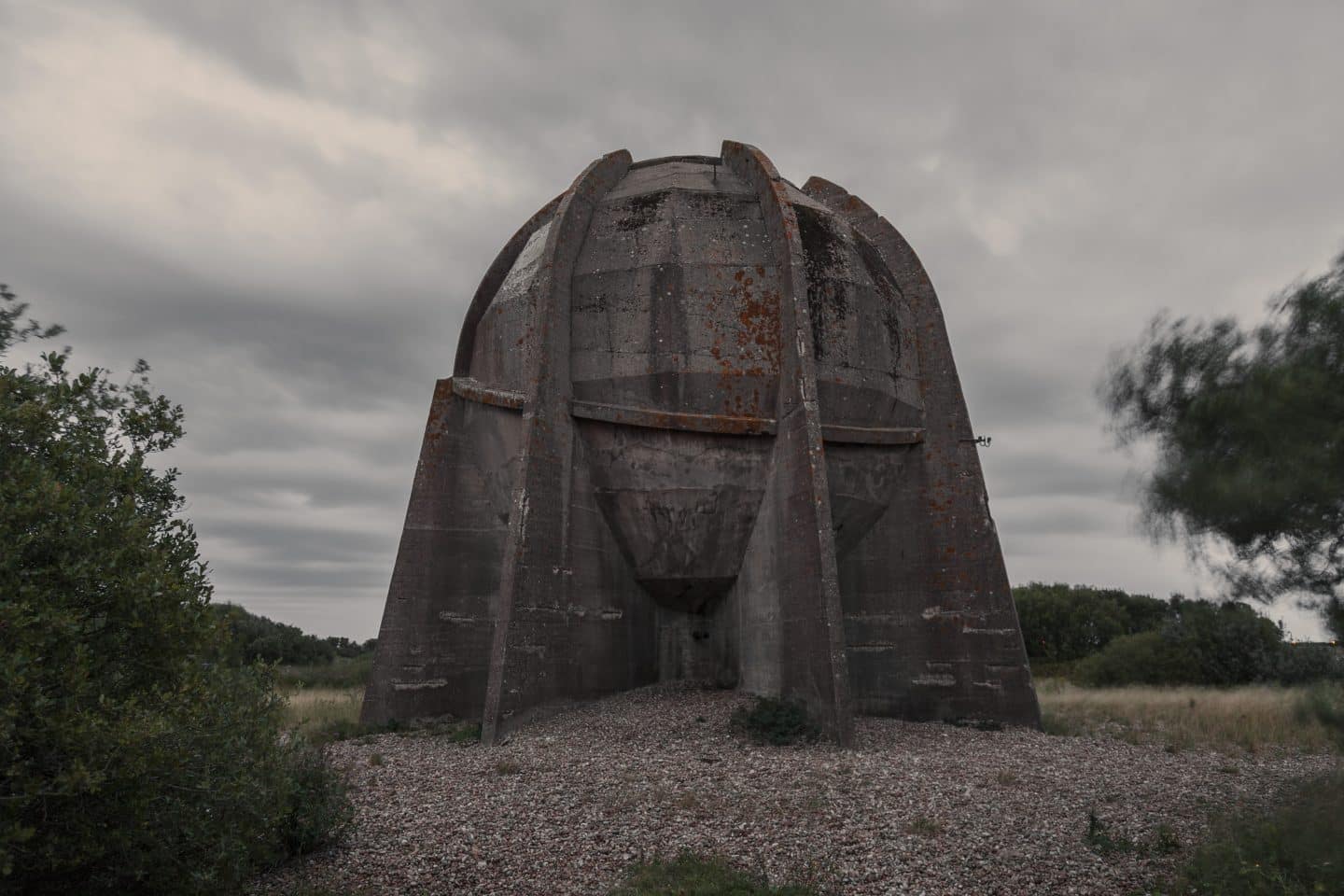Charles Stankievech, Monument as Ruin (Earth), 2011, photograph Courtesy of Charles Stankievech