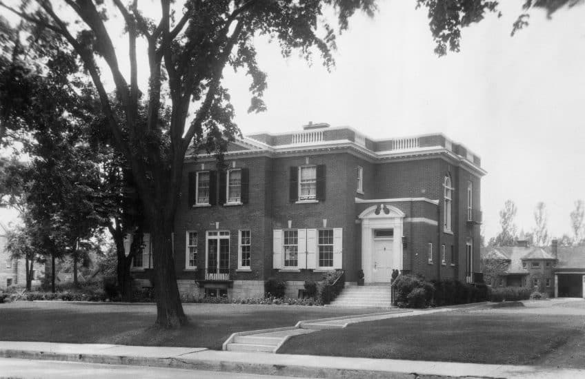 Agnes Etherington’s home (with carriage house in the background) prior to becoming an art gallery, 1930s–1940s