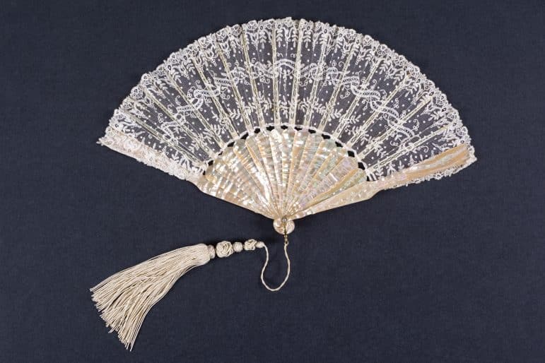 Tiffany and Co., New York, Fan, around 1867, lace and mother of pearl. Gift of Alison (Mrs. William) Tett, 2008 (C08-003.01)