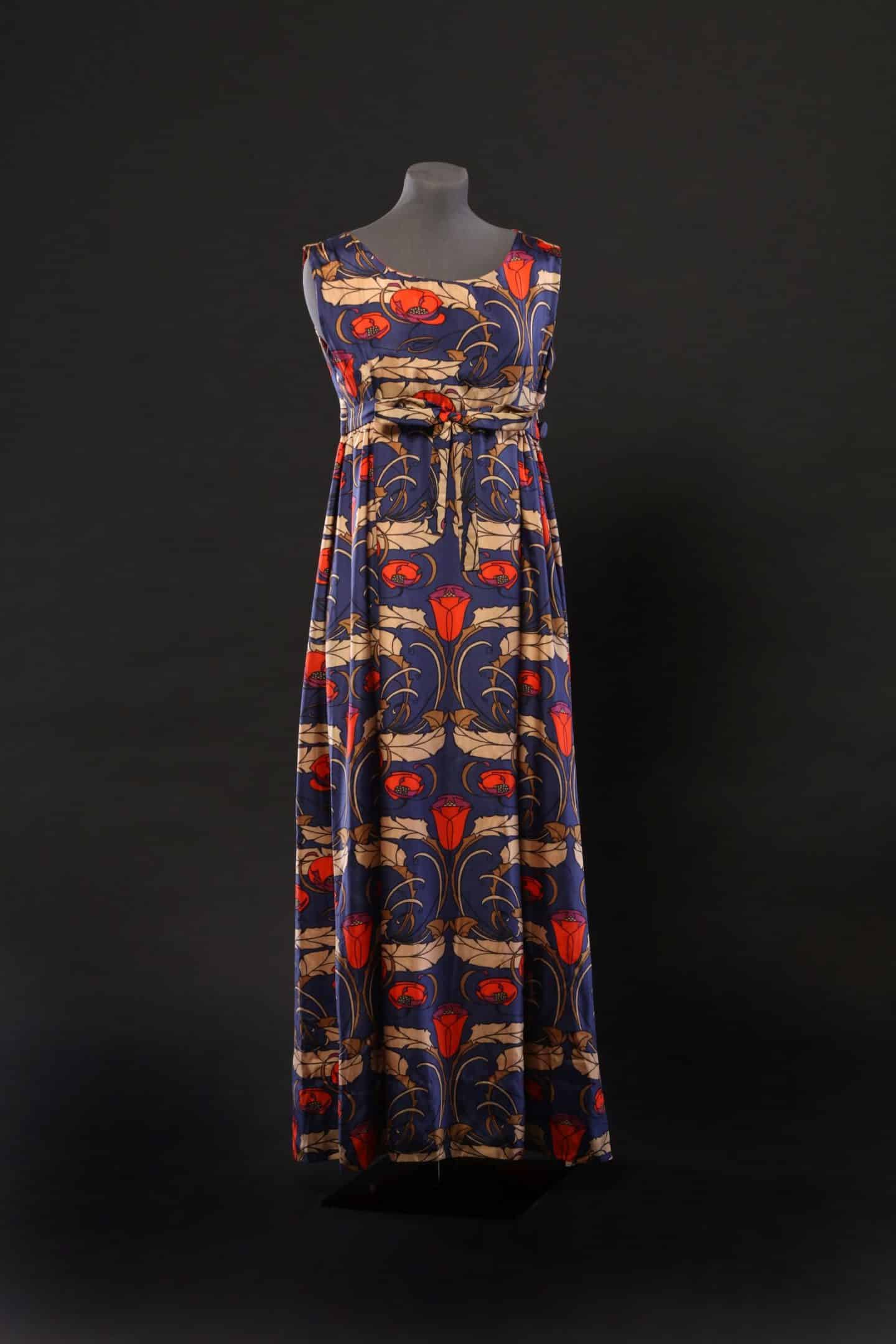 Elsie Densem, Dress, 1970s, silk and polyester. Gift of Martin and Judith Hunter, 2008 (C08-001.18) Photo: Bernard Clark