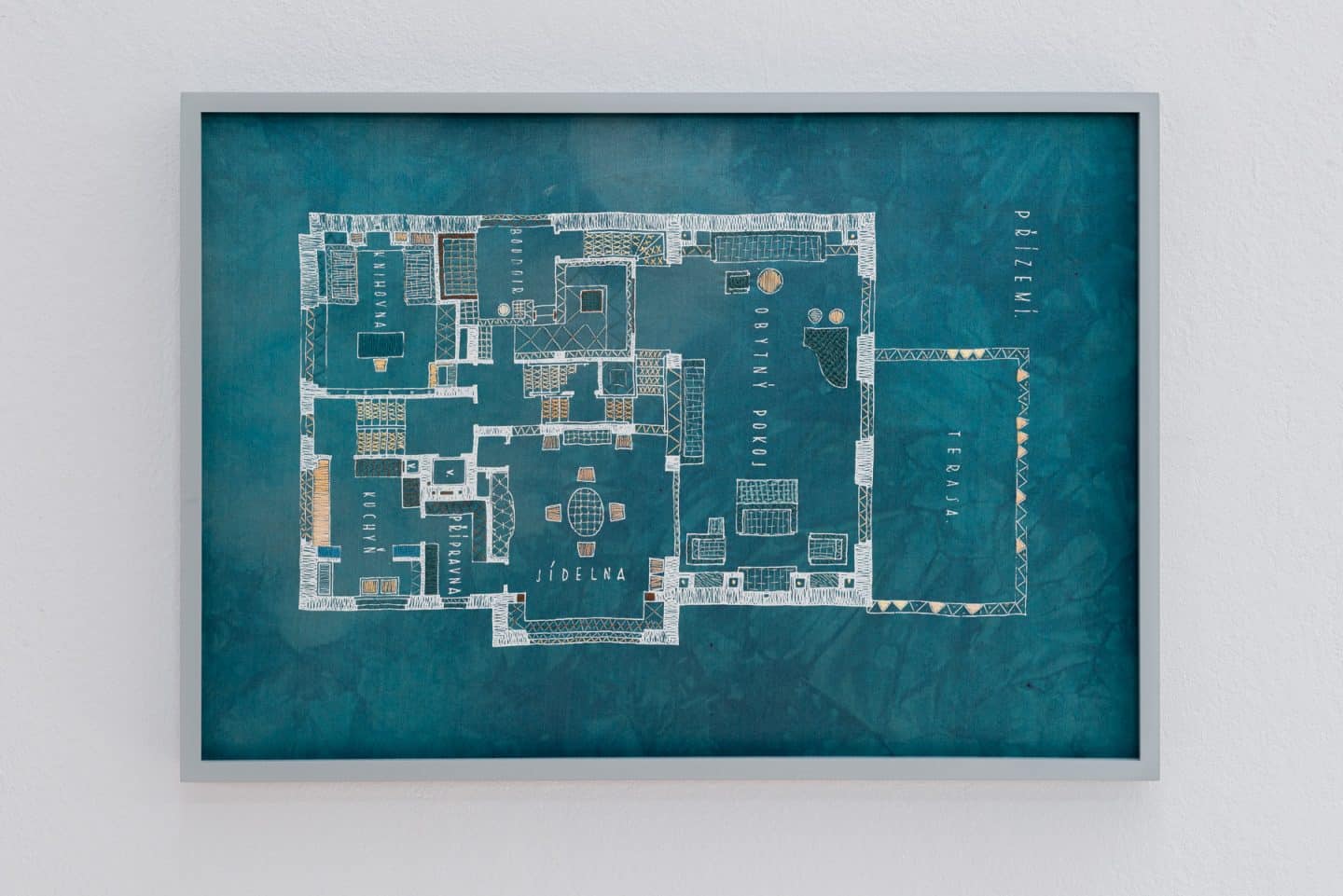 Shannon Bool, Villa Muller Sampler, 2019, silkscreen, cotton embroidery on hand dyed silk. Collection of the artist, courtesy of the Daniel Faria Gallery, Toronto, and Gallery Kadel Willborn, Düsseldorf