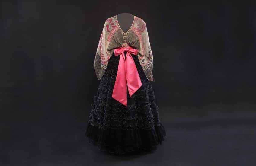 Zandra Rhodes, Dress, 1973–1976, silk. Gift of Sylvia Gillespie-Keyl, 1999 (C99-001.01). Photo: Bernard Clark